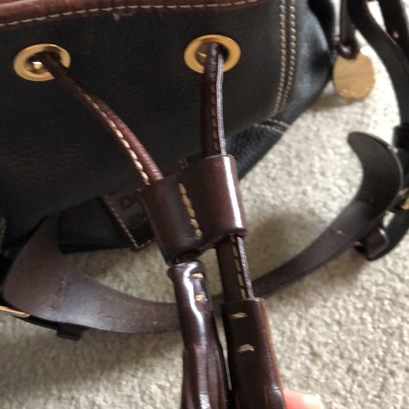 Dooney & Bourke bucket bag - Picture 6 of 11